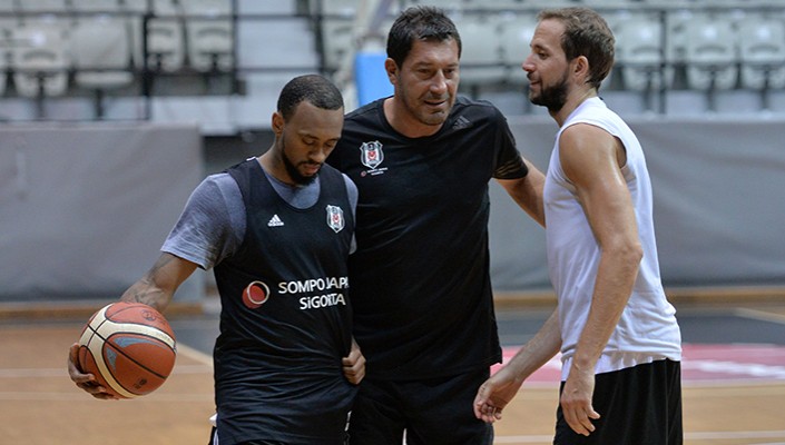 Beşiktaş Sompo Japan Takımımız Antalya'da Beşiktaş Sompo Japan Takımımız Antalya'da