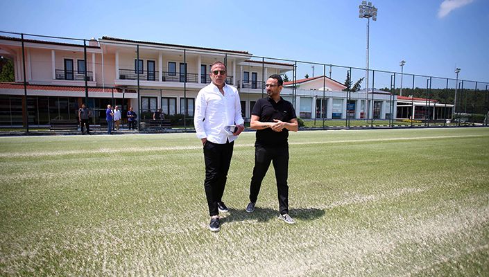 Teknik Direktörümüz Abdullah Avcı, BJK Nevzat Demir Tesisleri’ni Gezdi Teknik Direktörümüz Abdullah Avcı, BJK Nevzat Demir Tesisleri’ni Gezdi
