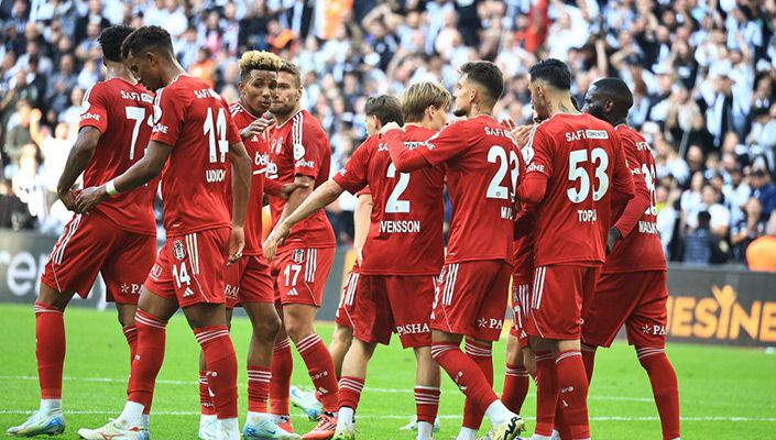 Trendyol Süper Lig'de Rakip Galatasaray Trendyol Süper Lig'de Rakip Galatasaray