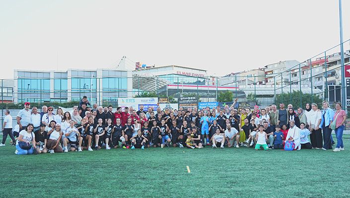 U-13 Minik Kızlar Ligi'nde Şampiyon Beşiktaş U-13 Minik Kızlar Ligi'nde Şampiyon Beşiktaş