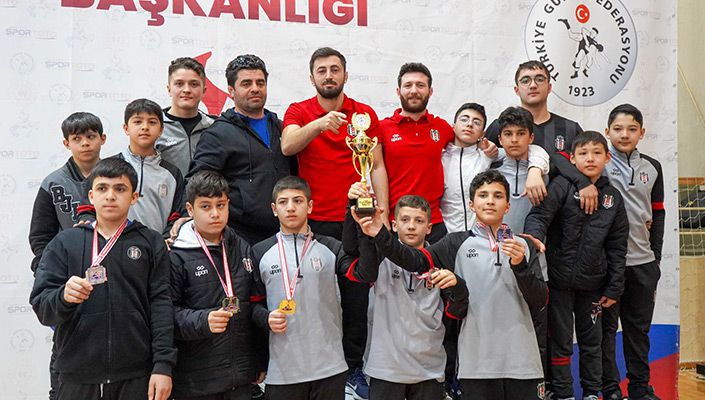 Güreş Takımımız, U-13 Türkiye Şampiyonası’nda Üçüncü Oldu Güreş Takımımız, U-13 Türkiye Şampiyonası’nda Üçüncü Oldu
