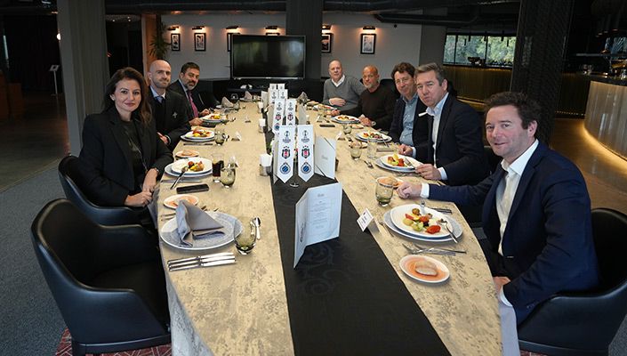 UEFA ve Club Brugge Heyetlerine Dostluk Yemeği UEFA ve Club Brugge Heyetlerine Dostluk Yemeği