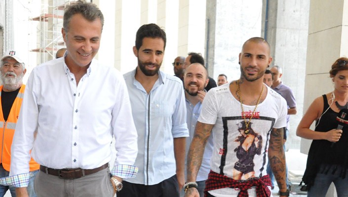 Başkanımız Fikret Orman ile Quaresma Vodafone Arena'da Buluştu Başkanımız Fikret Orman ile Quaresma Vodafone Arena'da Buluştu