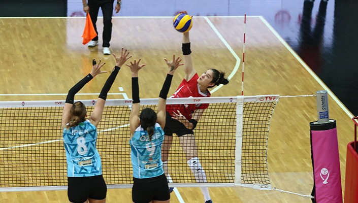 Bursa Bş. Bld.:3 Beşiktaş:1 Bursa Bş. Bld.:3 Beşiktaş:1