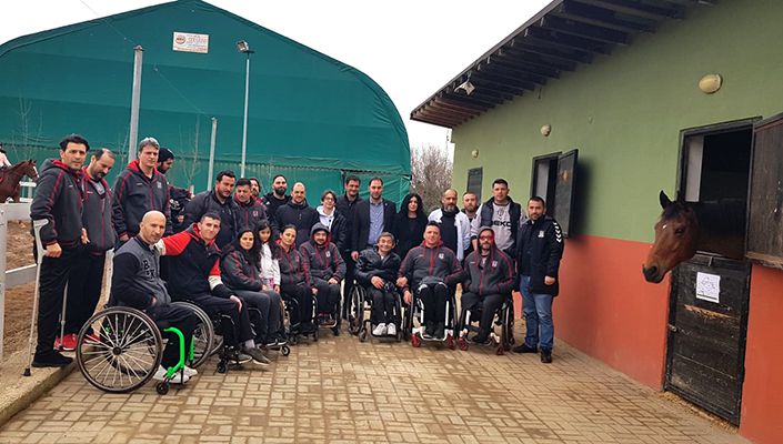 Yalova 77 Beşiktaşlılar Derneği’nden Tekerlekli Sandalye Basketbol Takımımıza Kahvaltı Yalova 77 Beşiktaşlılar Derneği’nden Tekerlekli Sandalye Basketbol Takımımıza Kahvaltı