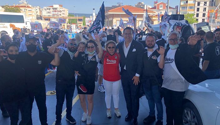 Yönetim Kurulu Üyemiz Hakan Daltaban, 1903 Çanakkale Beşiktaşlılar Gençlik ve Spor Kulübü Derneği’nin Şampiyonluk Kutlamasına Katıldı Yönetim Kurulu Üyemiz Hakan Daltaban, 1903 Çanakkale Beşiktaşlılar Gençlik ve Spor Kulübü Derneği’nin Şampiyonluk Kutlamasına Katıldı