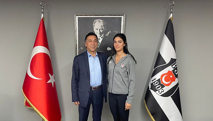 Yönetim Kurulu Üyemiz Seyit Ateş, Atletizm Takımımızın Yeni Sporcusu Yağmur Menteş’le Buluştu Yönetim Kurulu Üyemiz Seyit Ateş, Atletizm Takımımızın Yeni Sporcusu Yağmur Menteş’le Buluştu