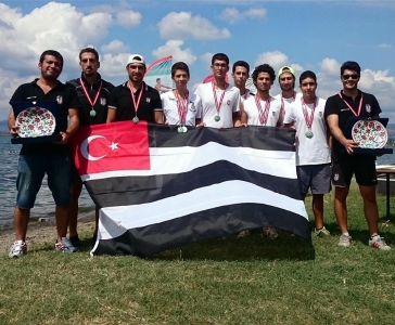 Beşiktaş rowers win titles 