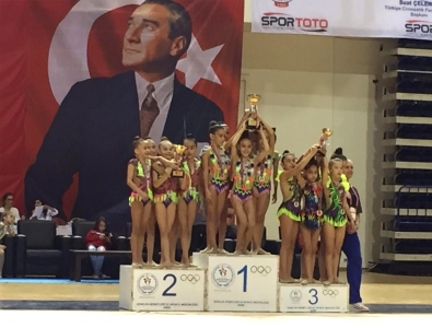 Beşiktaş Rhytmic Gymanst Jasmine Nicole Balat  win gold at Republic Cup 