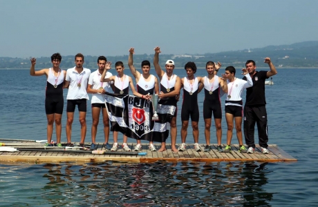 Beşiktaş rowers win title 
