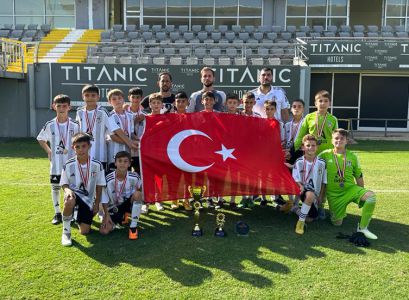 Beşiktaş Artaş U11s win Octoberfest Cup undefeated