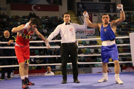 Boxer Ümit Tepeli wins gold for Beşiktaş in 67 kg