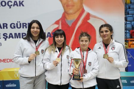 Beşiktaş wrestling team finish third at Türkiye U-23 women's Championships