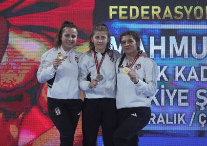 Two gold and a silver for Beşiktaş wrestlers 