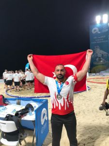 Beşiktaş wrestler Ufuk Yılmaz wins silver for Turkey at World Beach Games in Doha