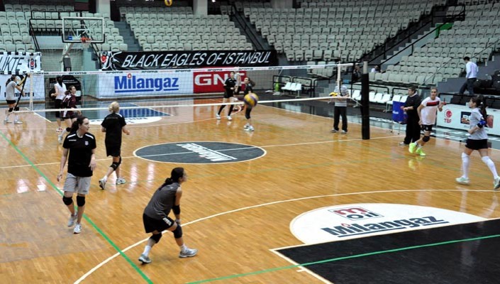 Voleybolda Derbi Hazırlıkları Sürüyor