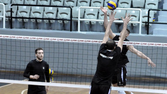 Erkek Voleybol Takımımız, İkinci Yarı Hazırlıklarına Devam Ediyor