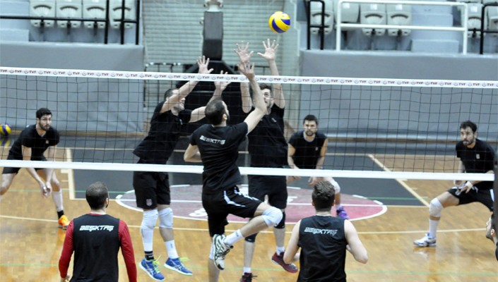Erkek Voleybol Takımımızda Halkbank Hazırlıkları Sürüyor
