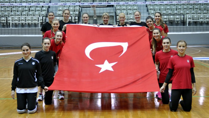 Bayan Voleybol Takımımız'dan Cumhuriyet Bayramı Kutlaması