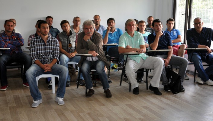Futbol Özkaynak Düzeni Haftalık Maç Analiz Eğitimi Yapıldı