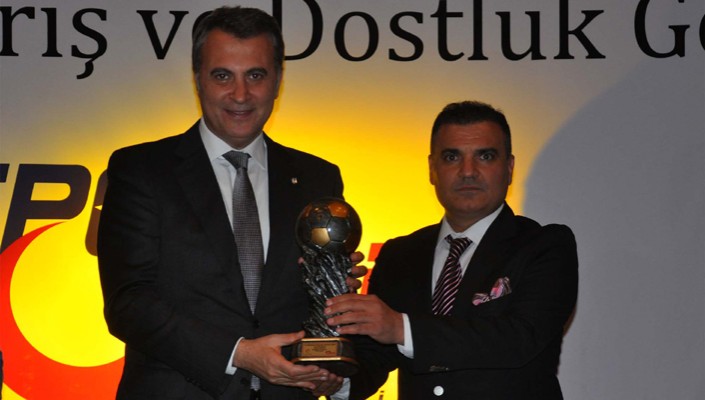 Başkanımız Fikret Orman, Yılın Spor Adamı ve Yılın Kulüp Başkanı Ödüllerinin Sahibi Oldu