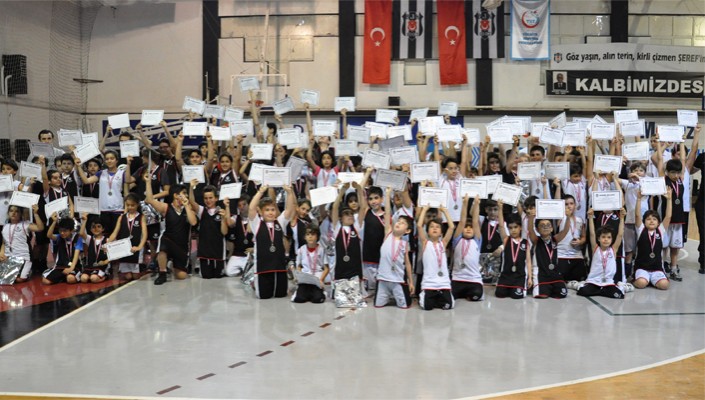 Basketbol Okulları Kış Dönemi Kapanış Töreni Yapıldı