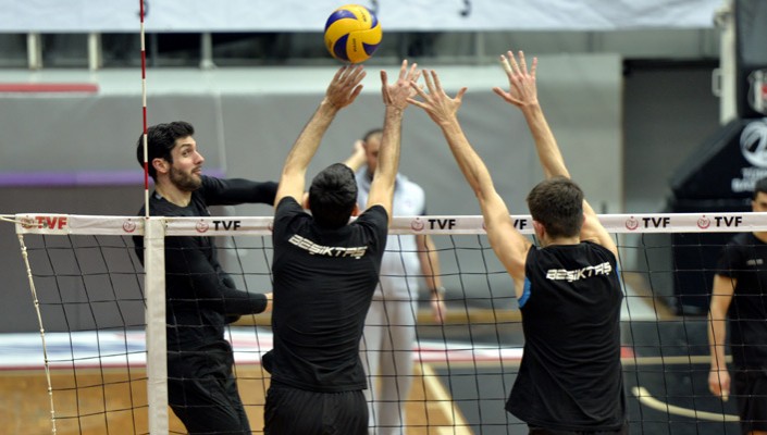 Erkek Voleybol Takımımızda Arkas Spor Hazırlıkları Sürüyor