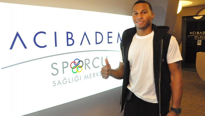 Curtis Jerrels Kontrolden Geçti