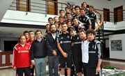 U-21 Takımımız, Sanatçı Feridun Düzağaç ile Söyleşide Buluştu