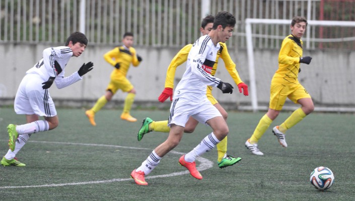 Beşiktaş:4 İstanbulspor:0 (U-15)