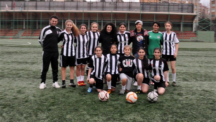 Kız Futbol Takımımıza Ziyaret