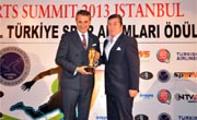 Chairman Orman and player Özyakup win award 