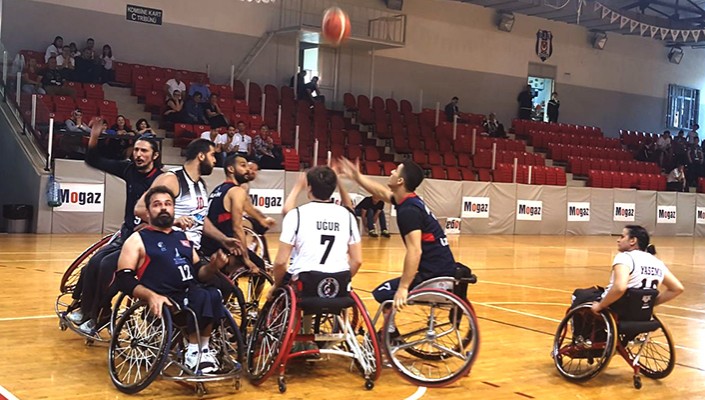 Beşiktaş RMK Marine:69 İzmir Bş. Belediyesi:57