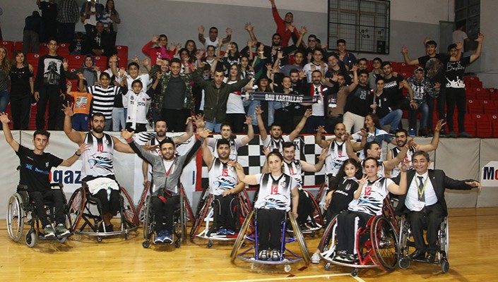 Tekerlekli Sandalyede Rakip Gaziantep Bld.