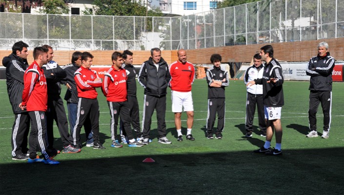 Futbol Özkaynak Düzeni Teknik Ekibimiz Haftalık Eğitimini Yaptı