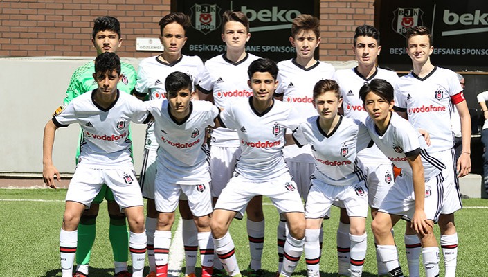 Beşiktaş:1 Ümraniyespor:2 (U-14)