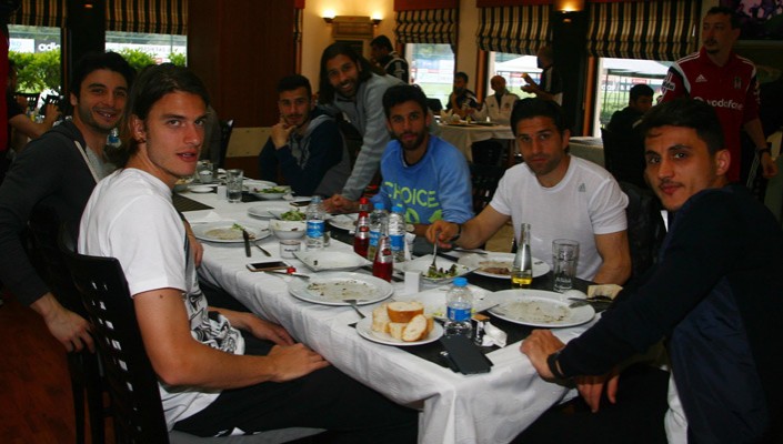 Futbol Takımımızda Birlik Beraberlik Yemeği