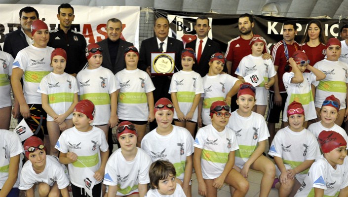 Kapalıçarşı Beşiktaşlılar Derneği Yüzme Akademisi’nin Açılışı Yapıldı