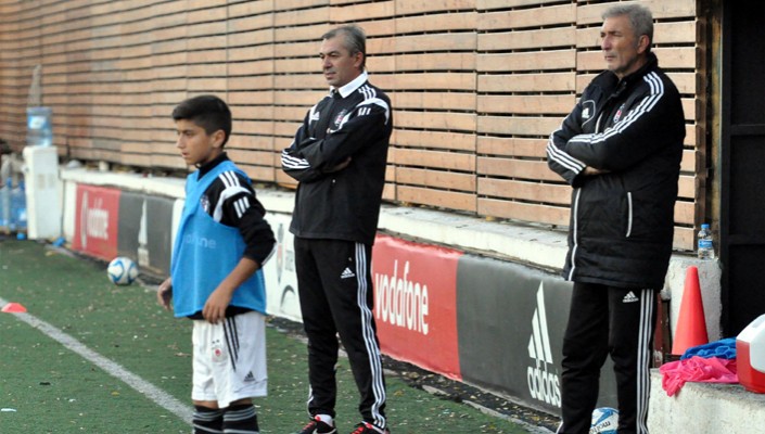 Zeki Önatlı, U-14 Takımımızın Oyuncularıyla Bir Araya Geldi