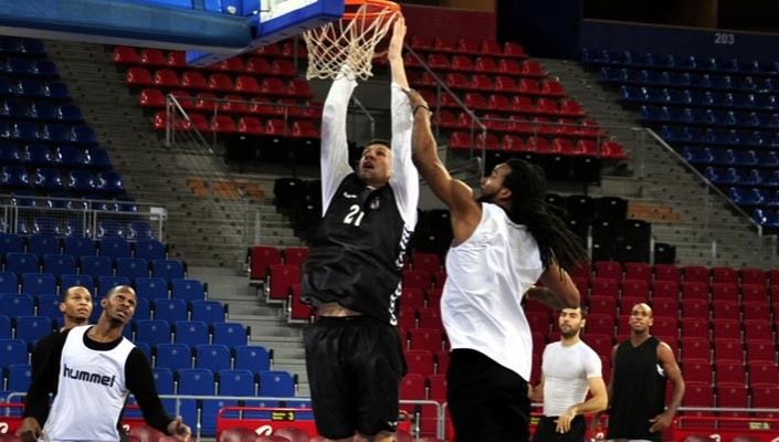 Vitoria'da İlk Antrenman