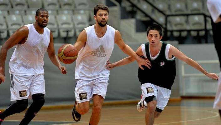 Erkek Basketbol Takımımız Hazırlıklarını Sürdürüyor 
