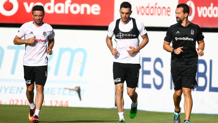 Gökhan Gönül Takımımızla İlk Antrenmanını Yaptı