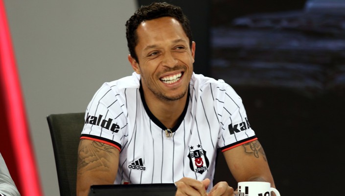Adriano Correia: ‘’Beşiktaş formasını giydiğim için mutluyum’’