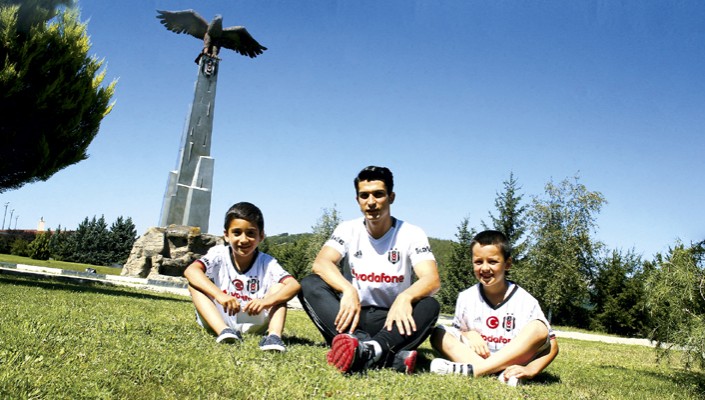 Necip Uysal: 'Futbolu Beşiktaş’ta bırakmak istiyorum'