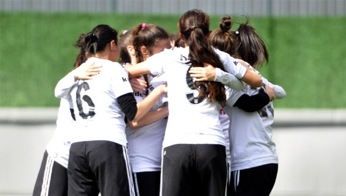 Kadın Futbol Takımı Oyuncularımıza Milli Davet