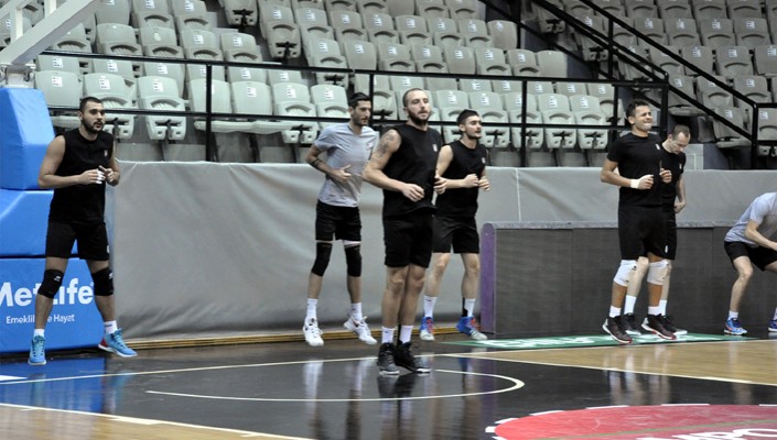Erkek Voleybol Takımımızda Yeni Sezon Hazırlıkları Sürüyor