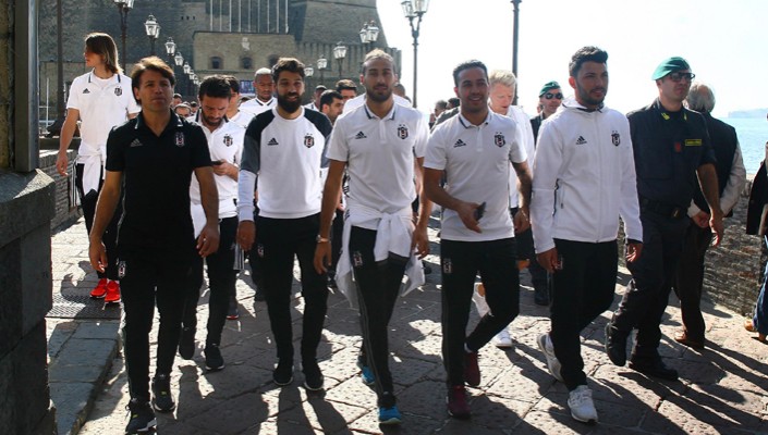 Futbol Takımımız, Napoli’de Yürüyüş Yaptı