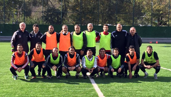 Futbol Özkaynak Düzeni Antrenörlerimiz Saha Eğitiminde Buluştu