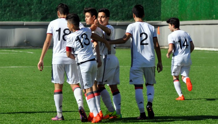 Beşiktaş:4 İstanbulspor:1 (U-15)