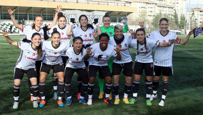 Kadın Futbol Takımımız, Yoluna Emin Adımlarla Devam Ediyor